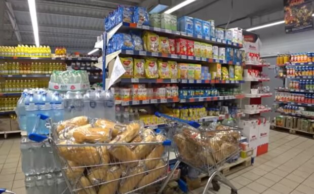 Продукты в супермаркете.  Фото: скриншот YouTube-видео
