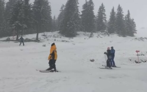 Рождественская сказка: горнолыжный курорт в Карпатах щедро засыпало снегом – завораживающие кадры