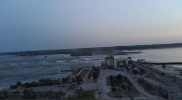 Оккупанты взорвали Каховскую ГЭС