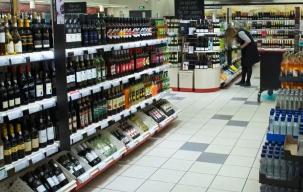 Цены на алкоголь и сигареты вырастут. Фото: скриншот Youtube-видео