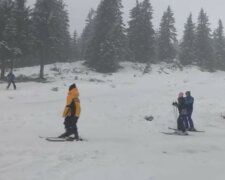Рождественская сказка: горнолыжный курорт в Карпатах щедро засыпало снегом – завораживающие кадры