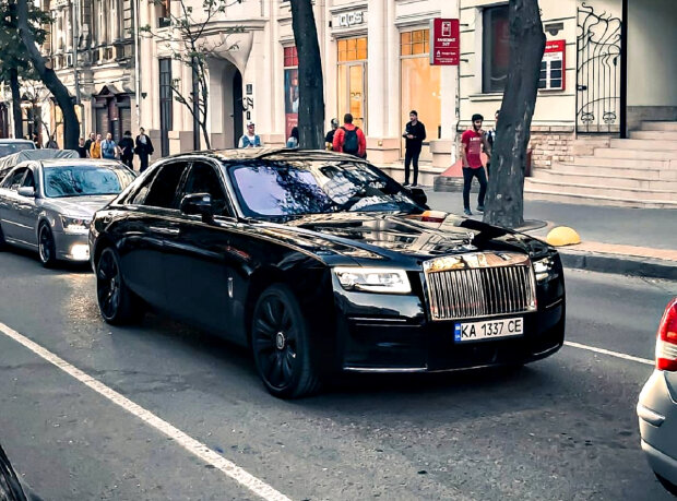 "Rolls-Royce Ghost". Фото: topgir.com.ua