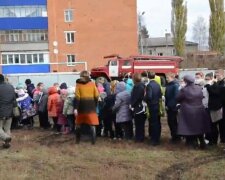 Эвакуация в школе. Фото: скриншот Youtube-видео
