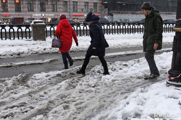 Сильный ветер и мокрый снег: в Украину направляется циклон Marie