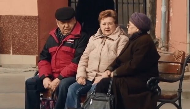 Украинские пенсионеры. Фото: скриншот YouTube-видео
