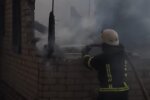 В Киевской области горел жилой дом. Фото: скриншот YouTube