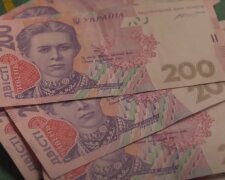 Перевалит за 7 тысяч: украинцам рассказали, как будут поднимать минимальную зарплату на протяжении 3 лет