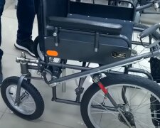 Инвалидная коляска: скрин с видео