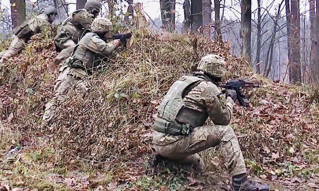 Новогодний ад на Донбассе: вражеские силы 6 раз нарушили режим прекращения огня.