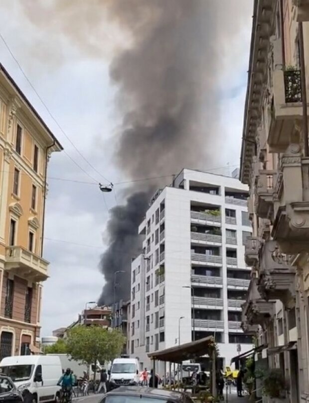 Черный столб дыма над Миланом