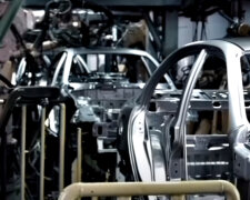 Производство автомобилей. Фото: скриншот YouTube-видео.