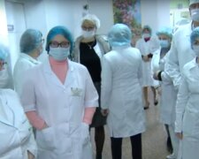 Украинские медики. Фото: скриншот YouTube-видео