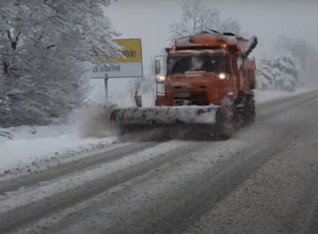 Снегопад в Украине. Фото: скриншот YouTube