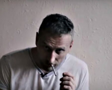 Курение. Фото: скриншот YouTube-видео.