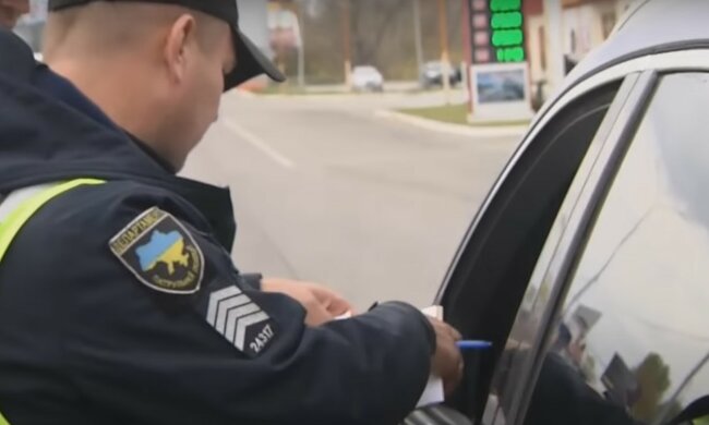 В водительских удостоверениях хотят вписать новую графу "ограничения": что хотят запретить
