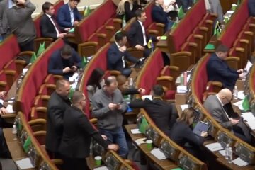 Рада приняла закон. Фото: скриншот youtube-видео