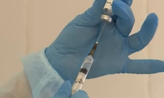Вакцина. Фото: скриншот YouTube-видео