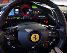 Ferrari SF90 Stradale. Фото: скриншот YouTube-видео.