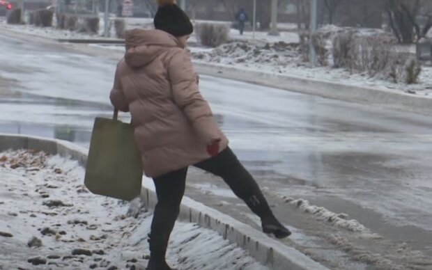 Мокрый снег и сильный ветер: с понедельника погода в Украине будет ухудшаться