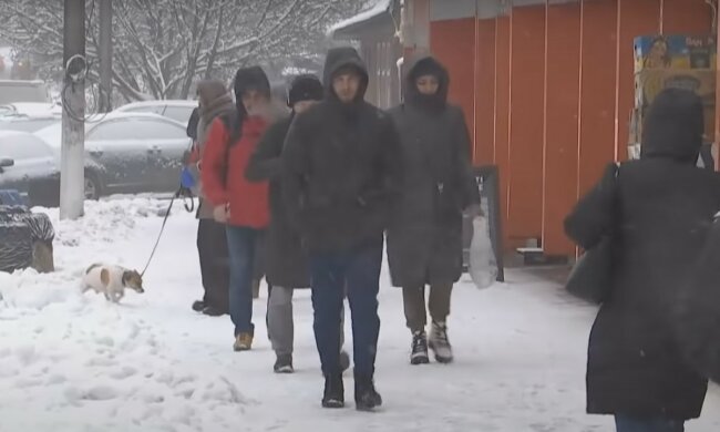 Погода испортится: Украину захлестнут метели и сильные морозы, где ждать непогоды