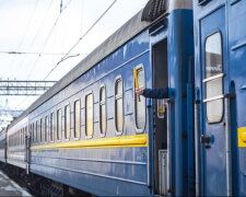 "Укрзализныця" запускает дополнительные поезда со Львова к границе с Польшей