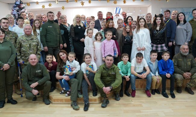 Праздник Николая для тех, кому этого так не хватает: инспекторы Госэкоинспекции подарили радость маленьким украинцам