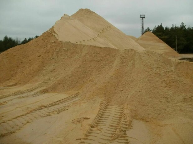 Накопали песка на 105 миллионов: Госэкоинспекция предъявила обвиняемому исковое заявление