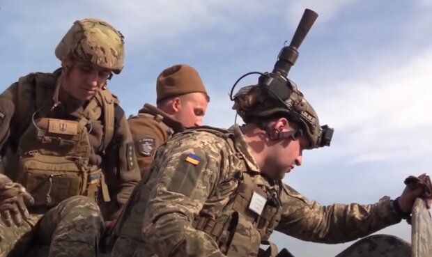 Украинские военные: Скриншот YouTube