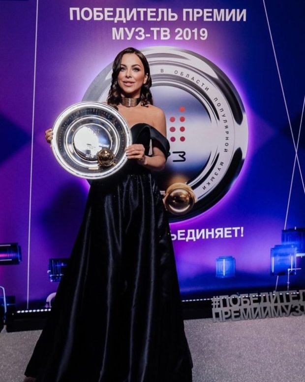 Реабилитировалась: фанаты высоко оценили образ Ани Лорак на премии МУЗ-ТВ