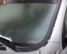Автомобиль во льду: скрин с видео