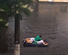 Потоп в Житомире. Фото: скриншот YouTube-видео.