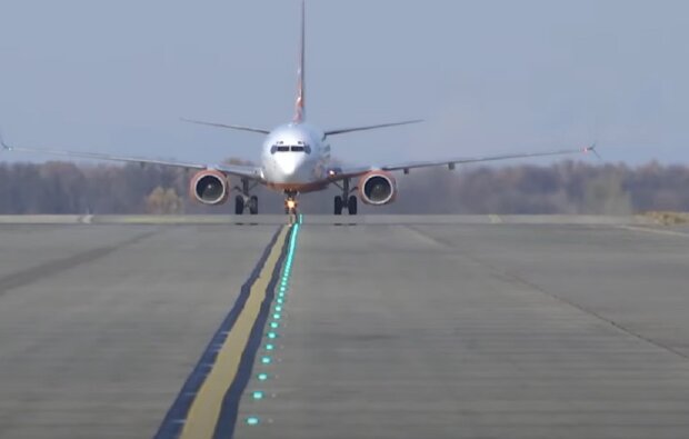 Самолет. Фот: скриншот youtube-видео