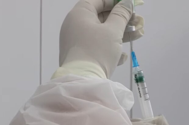 Вакцинация от коронавируса.  Фото: скриншот YouTube-видео