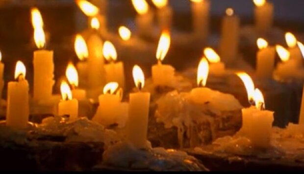 Траурные свечи. Фото: скриншот YouTube-видео