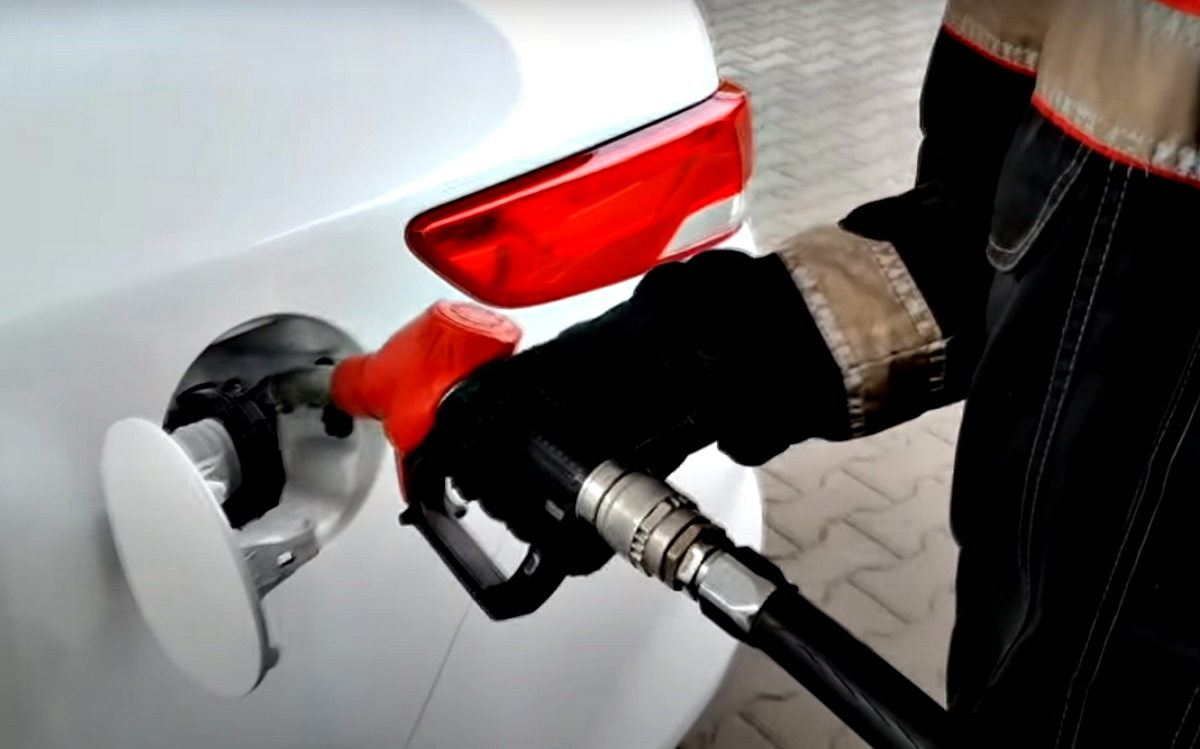 Пропало топливо. Газовое топливо для автомобилей. Подорожание топлива на Украине. Быстрая заправка топливом. Облагораживание бензина называется.